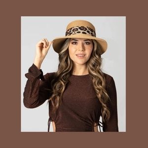 NWT Olive and Pique Raffa Hat